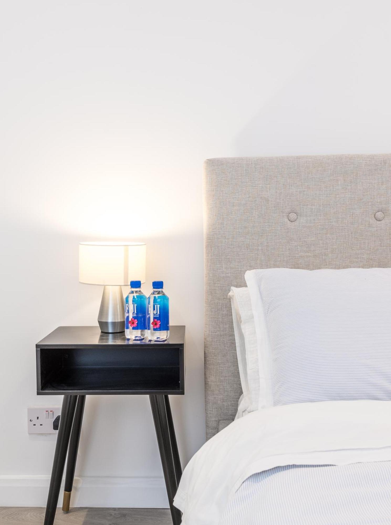 Casa Italia Near Kings Road In Chelsea With Wifi & Washing Machine Apartment London Exterior photo